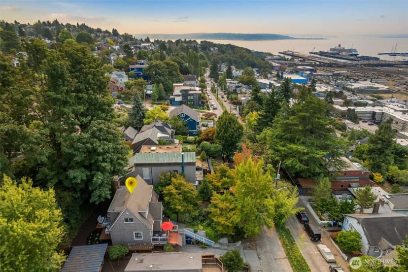 Property photo for 2524 12th Avenue W, Seattle photo 32