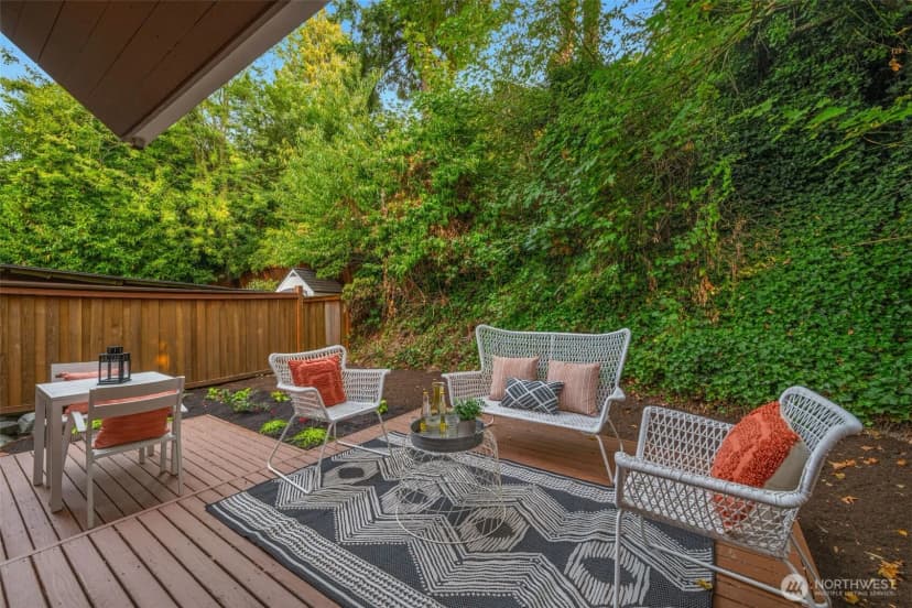 Property photo for 2524 12th Avenue W, Seattle photo 11