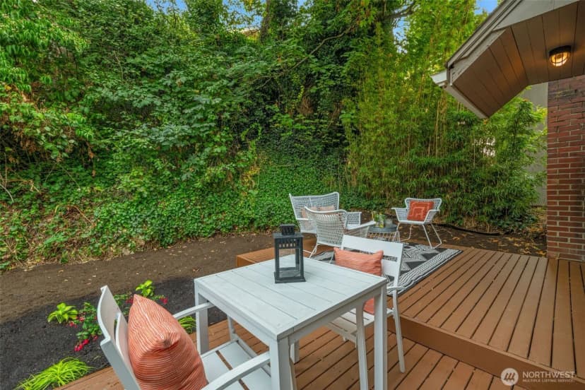 Property photo for 2524 12th Avenue W, Seattle photo 23