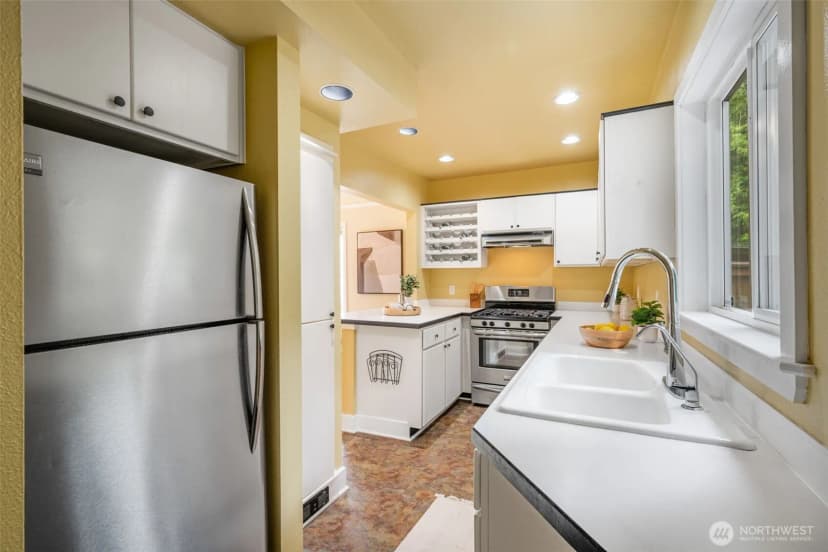 Property photo for 2524 12th Avenue W, Seattle photo 19