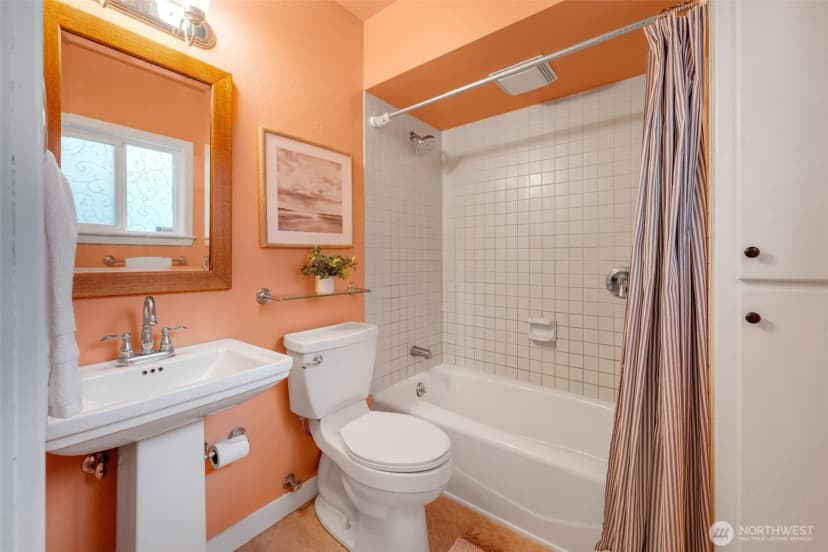 Property photo for 2524 12th Avenue W, Seattle photo 27