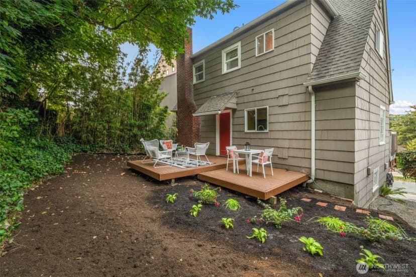 Property photo for 2524 12th Avenue W, Seattle photo 24