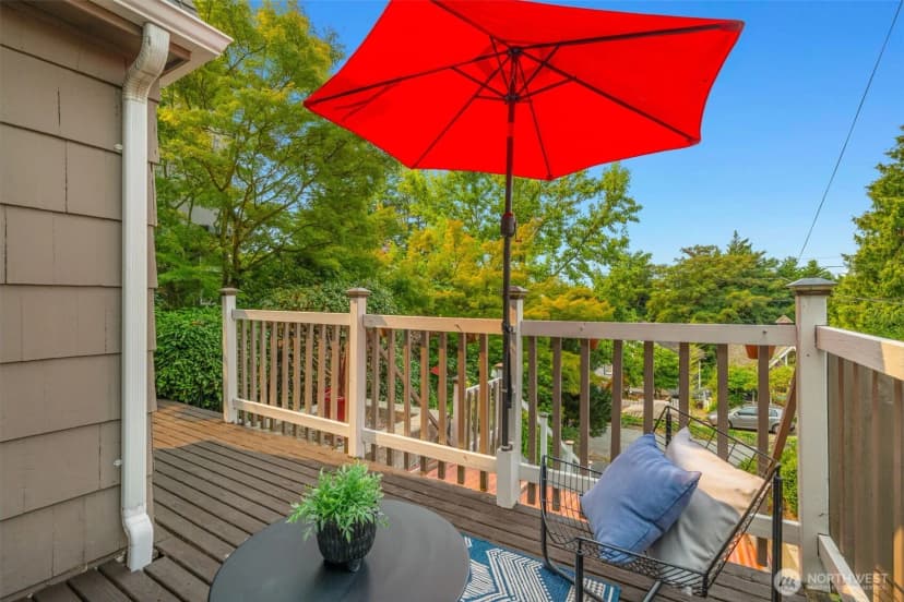 Property photo for 2524 12th Avenue W, Seattle photo 10