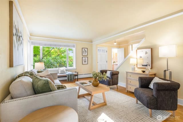 Property photo for 2524 12th Avenue W, Seattle photo 4
