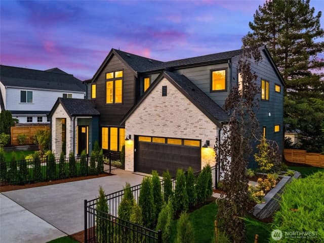 Property photo for 1822 100th Ave Ne, Bellevue photo 2