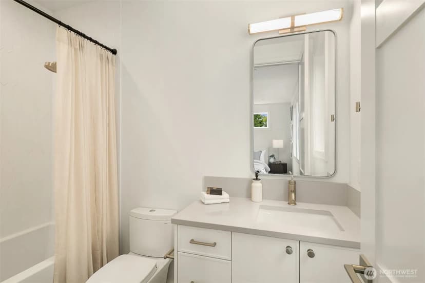 Property photo for 1822 100th Ave Ne, Bellevue photo 27