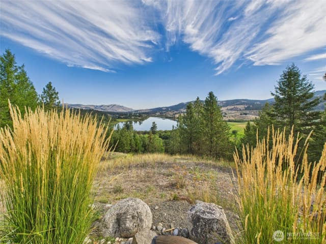 Property photo for 154 W Curlew Lake Road, Republic photo 3