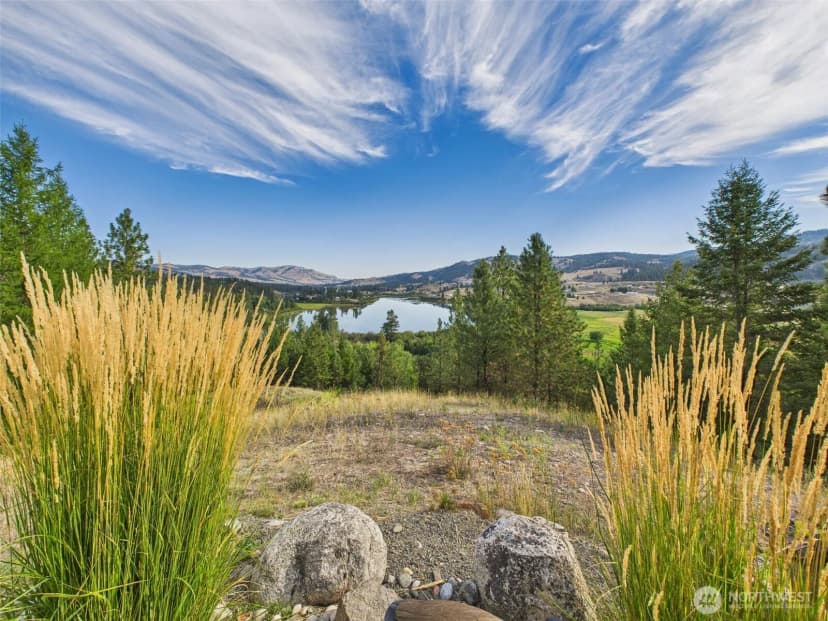 Property photo for 154 W Curlew Lake Road, Republic photo 3