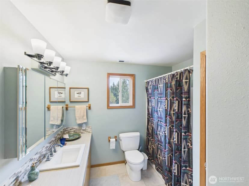 Property photo for 154 W Curlew Lake Road, Republic photo 14