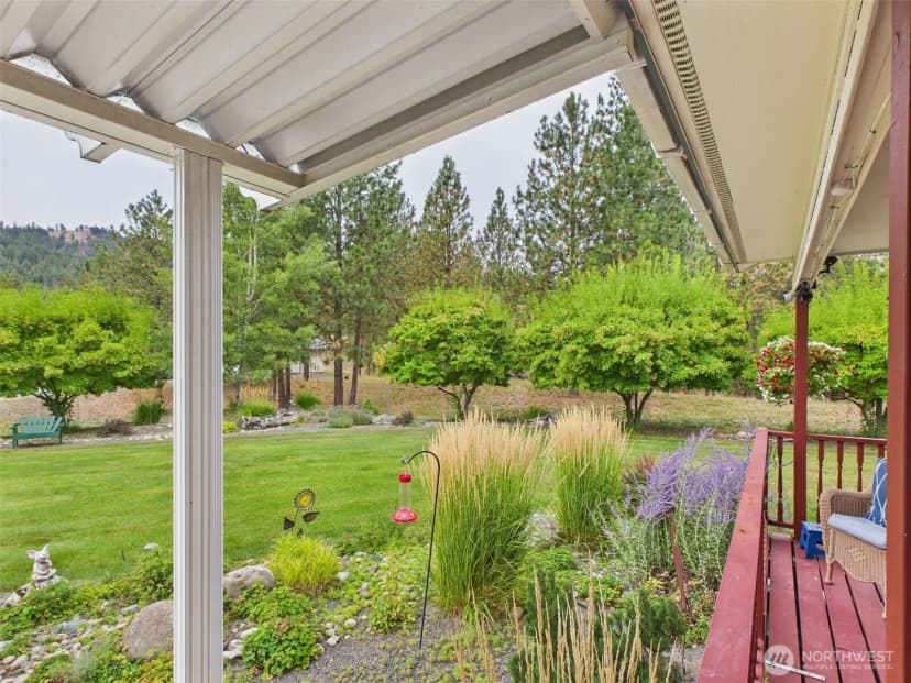 Property photo for 154 W Curlew Lake Road, Republic photo 21