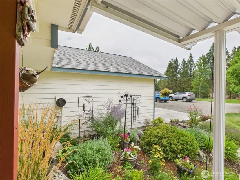 Property photo for 154 W Curlew Lake Road, Republic photo 22