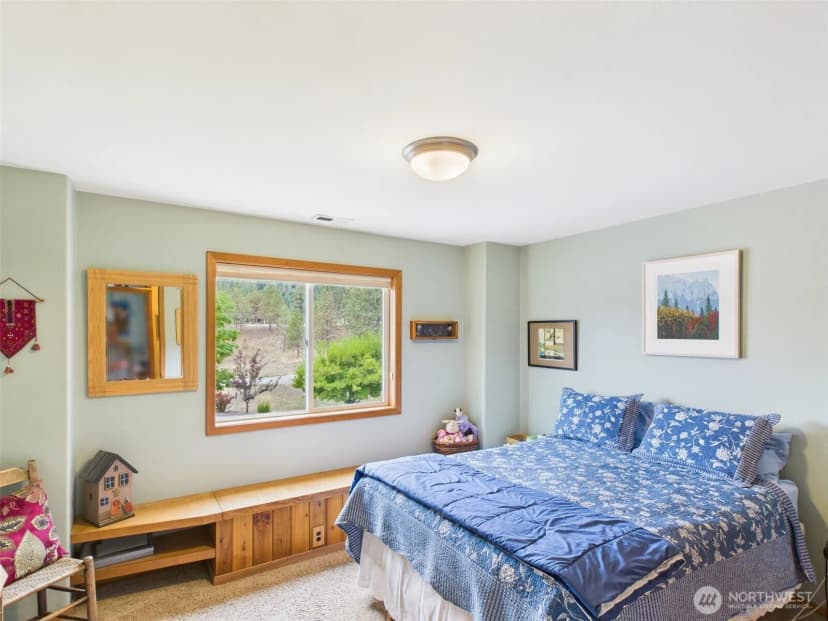 Property photo for 154 W Curlew Lake Road, Republic photo 12
