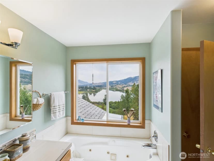Property photo for 154 W Curlew Lake Road, Republic photo 16