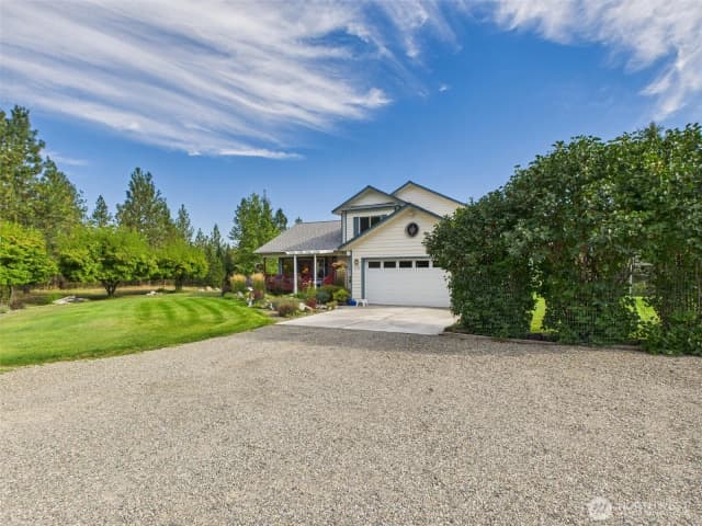 Property photo for 154 W Curlew Lake Road, Republic