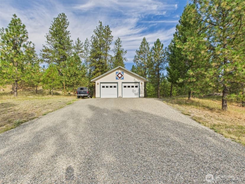 Property photo for 154 W Curlew Lake Road, Republic photo 23
