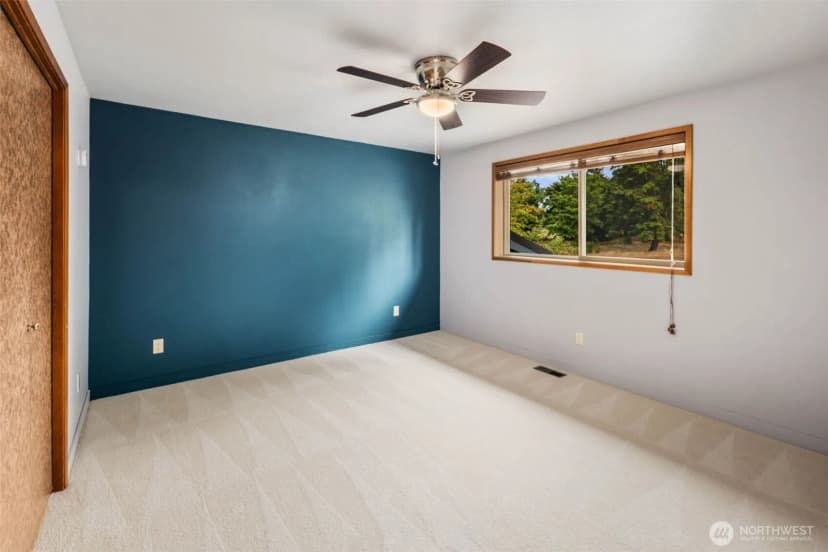 Property photo for 23601 160th Avenue Se, Kent photo 18