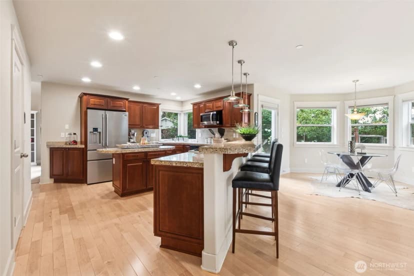 Property photo for 127 Sw 186th Street, Normandy Park photo 12