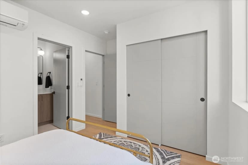 Property photo for 918 28th Avenue S #c, Seattle photo 18
