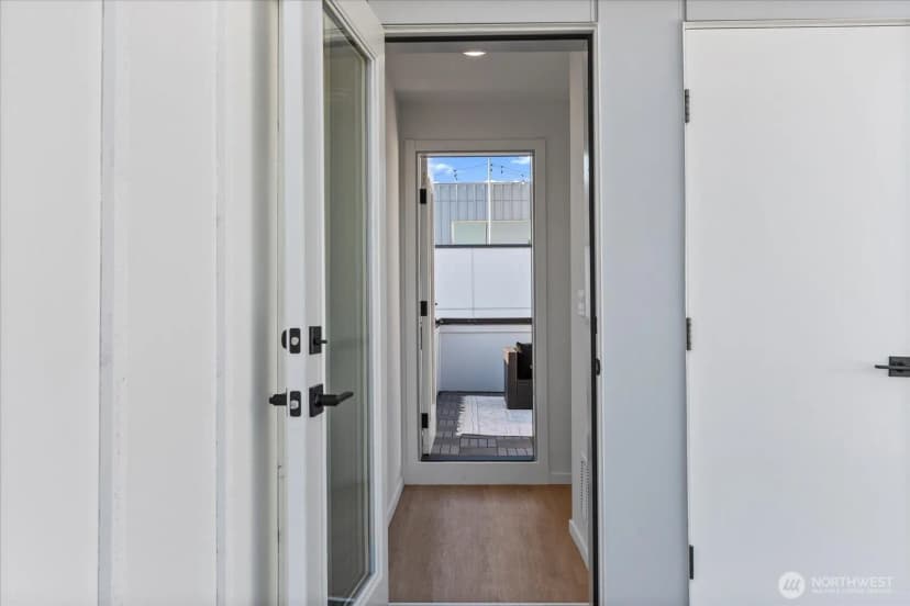 Property photo for 918 28th Avenue S #c, Seattle photo 21