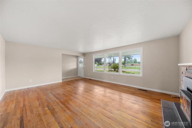 Property photo for 10718 E 18th Ave, Spokane Valley photo 5