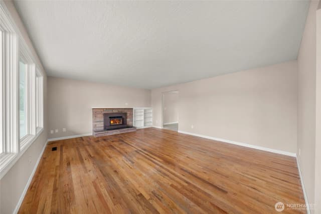 Property photo for 10718 E 18th Ave, Spokane Valley photo 3