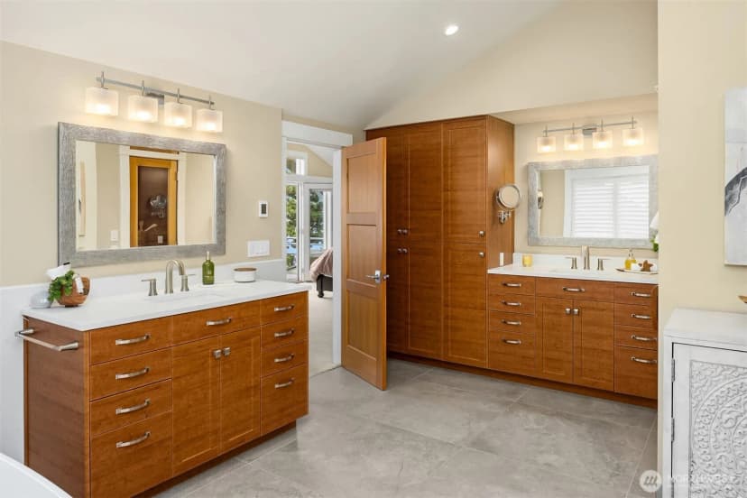 Property photo for 9889 Ne South Beach Drive, Bainbridge Island photo 23