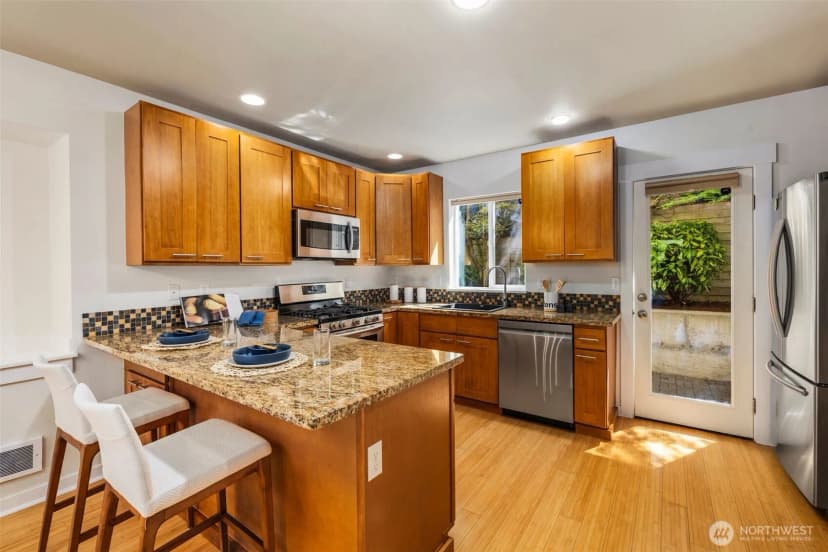 Property photo for 21 W Florentia Street, Seattle photo 8