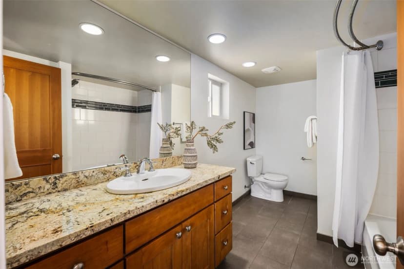 Property photo for 21 W Florentia Street, Seattle photo 17