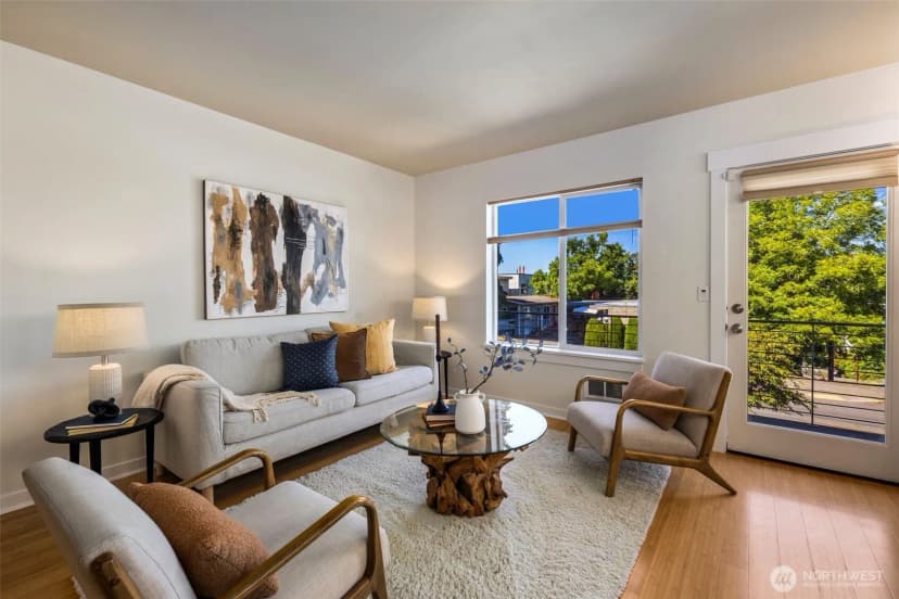 Property photo for 21 W Florentia Street, Seattle photo 3