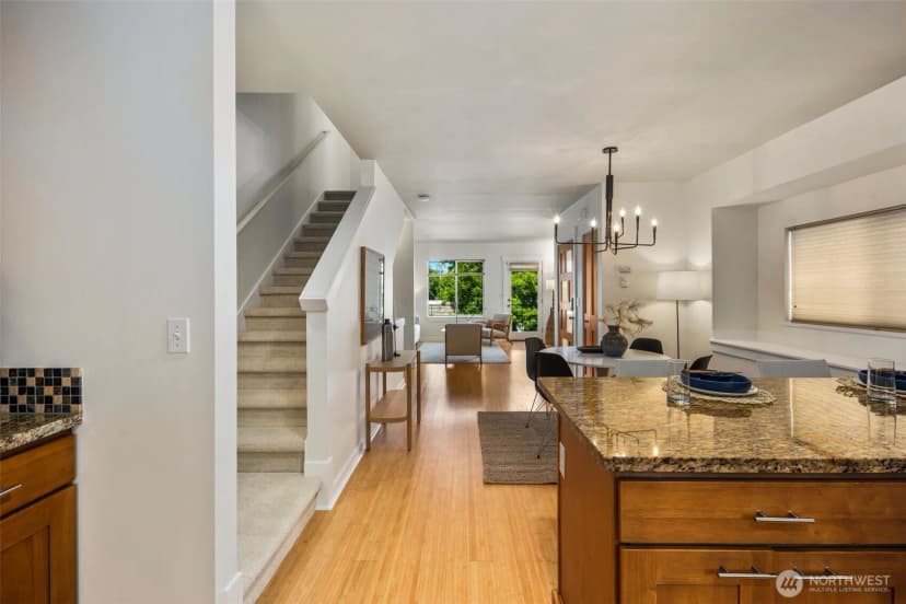 Property photo for 21 W Florentia Street, Seattle photo 11
