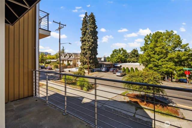 Property photo for 21 W Florentia Street, Seattle photo 4