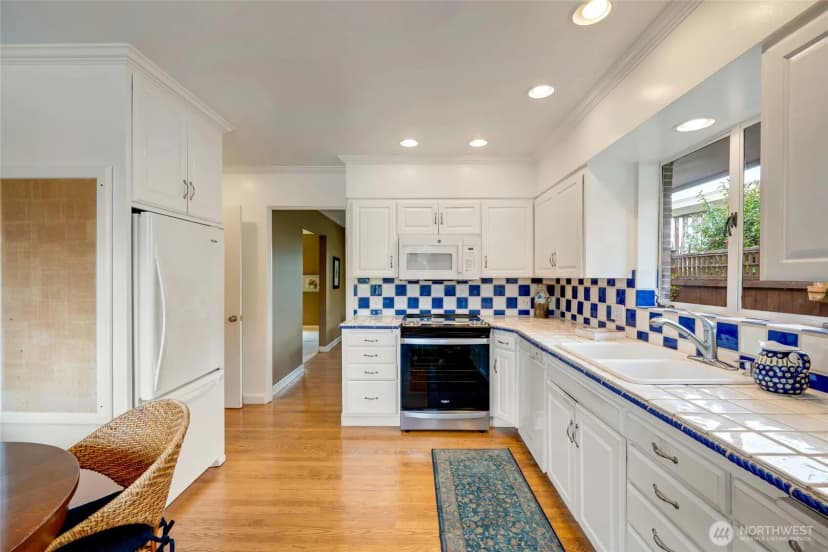 Property photo for 811 Rucker Avenue, Everett photo 10