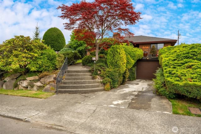 Property photo for 811 Rucker Avenue, Everett photo 2