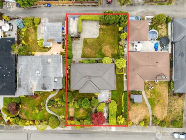 Property photo for 811 Rucker Avenue, Everett photo 3