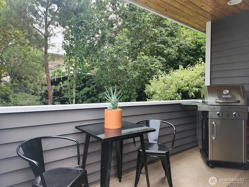 Property photo for 2218 W Raye Street, Seattle photo 13