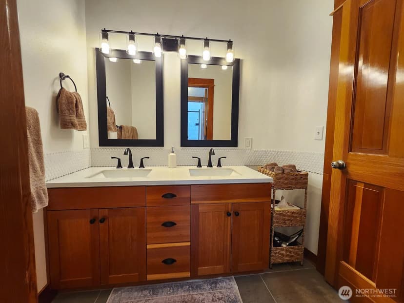 Property photo for 2218 W Raye Street, Seattle photo 26