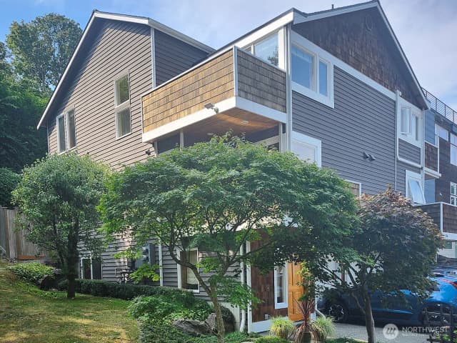 Property photo for 2218 W Raye Street, Seattle
