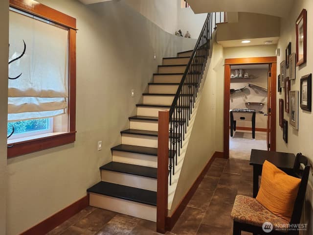 Property photo for 2218 W Raye Street, Seattle photo 4