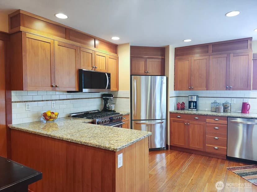 Property photo for 2218 W Raye Street, Seattle photo 9