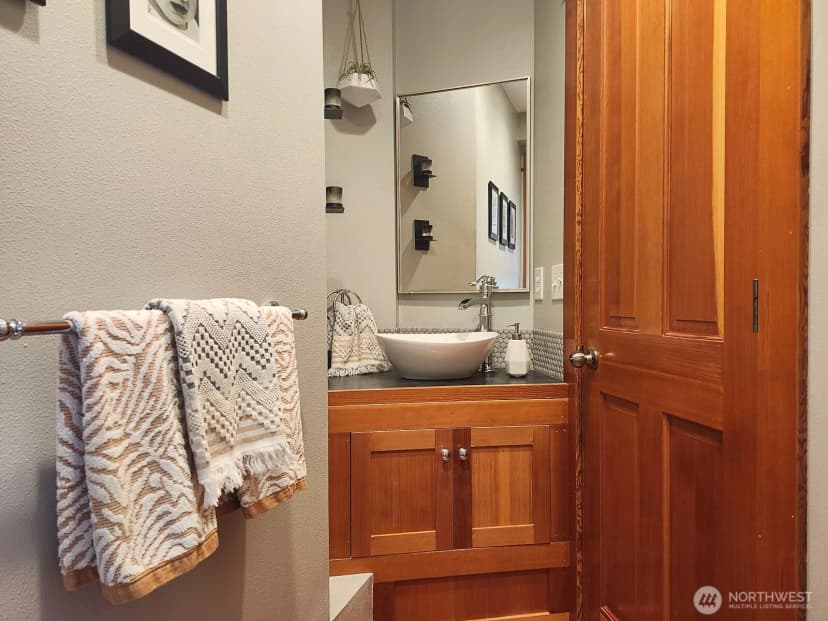 Property photo for 2218 W Raye Street, Seattle photo 14