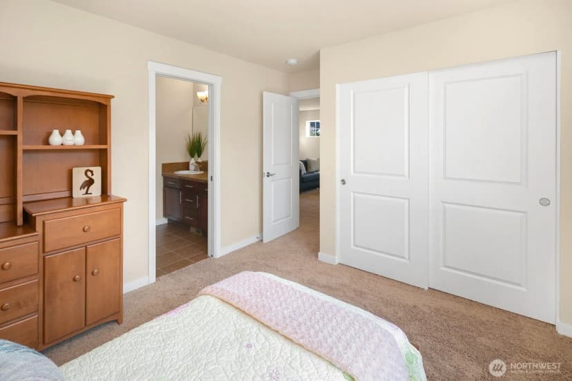 Property photo for 10449 Sheridan Cres Ne, Redmond photo 28