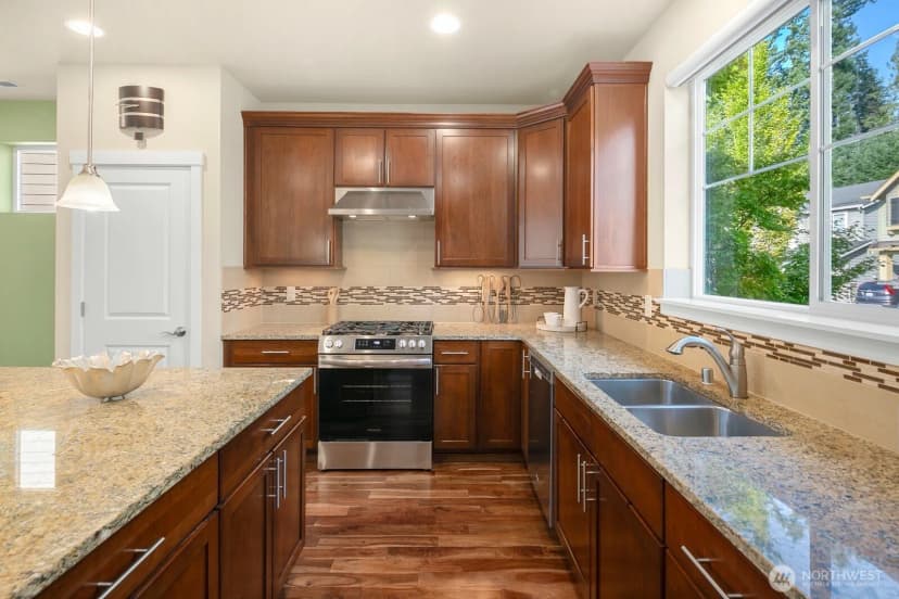 Property photo for 10449 Sheridan Cres Ne, Redmond photo 14