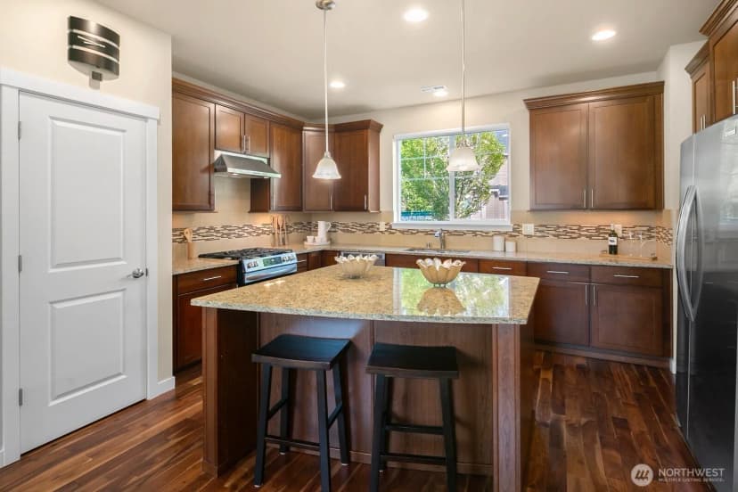 Property photo for 10449 Sheridan Cres Ne, Redmond photo 13