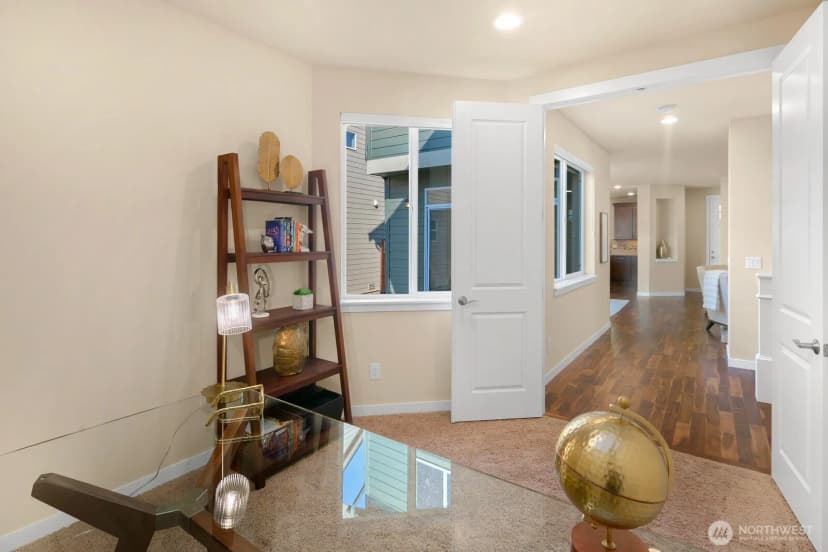 Property photo for 10449 Sheridan Cres Ne, Redmond photo 16