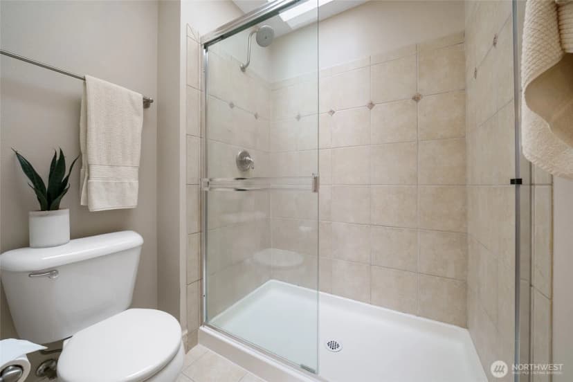 Property photo for 1008 N 27th Place, Renton photo 17
