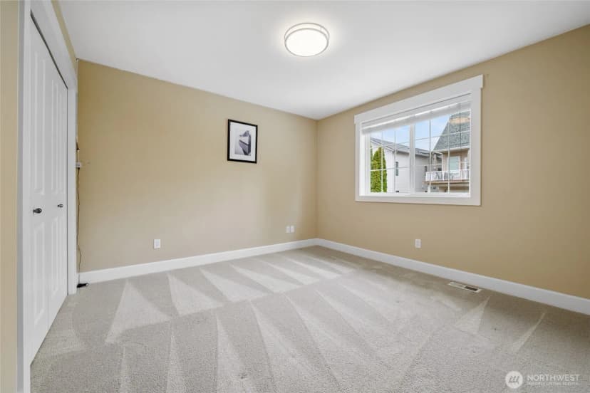Property photo for 1008 N 27th Place, Renton photo 27