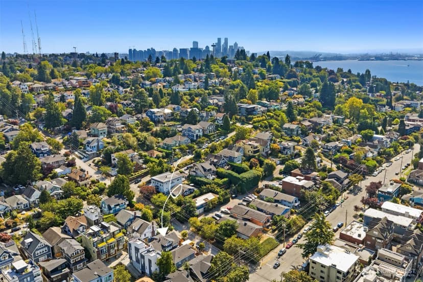 Property photo for 914 W Howe Street, Seattle photo 28