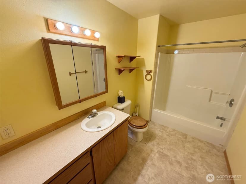 Property photo for 2 Primrose Lane, Omak photo 14