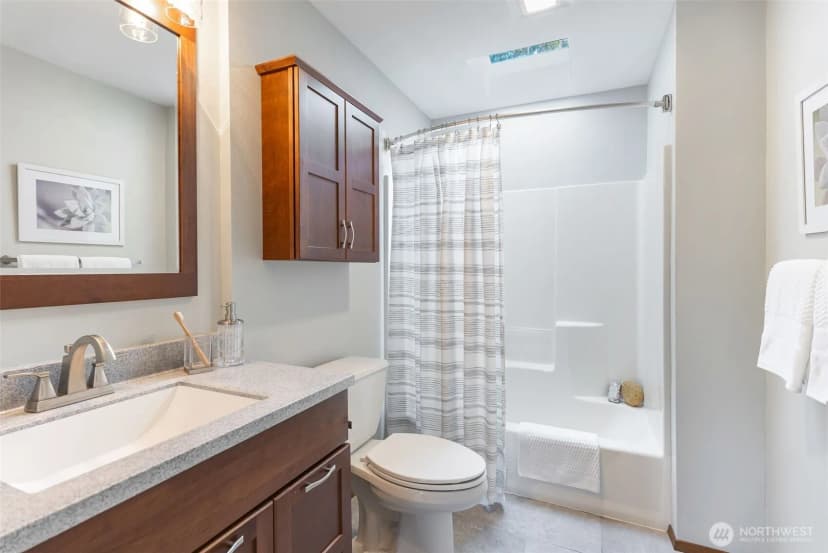 Property photo for 630 Giltner Lane, Edmonds photo 19
