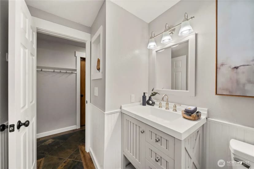 Property photo for 4001 Foxhall Drive Ne, Olympia photo 15